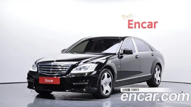 Mercedes-Benz S-Class W221