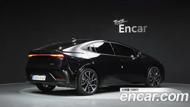 Toyota Prius, 2026 — фото 2