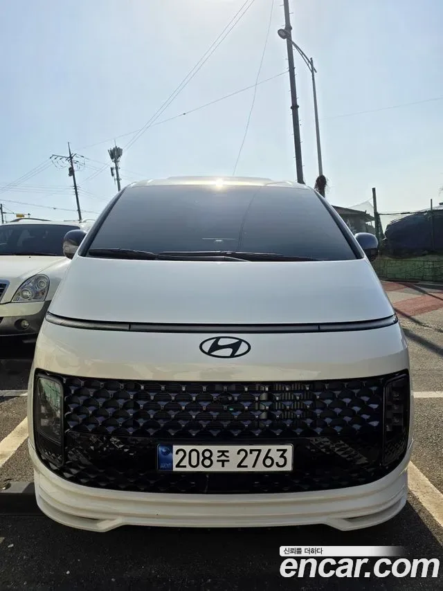 Hyundai Staria
