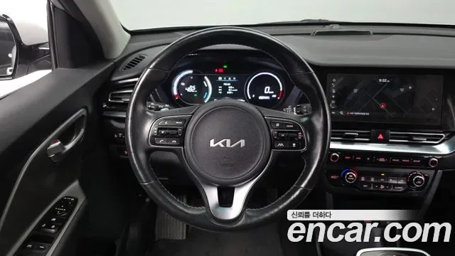 Kia Niro Plus, 2022 — фото 13