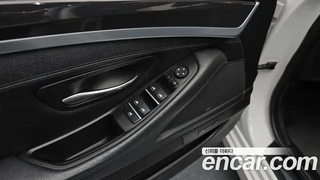 BMW 5-Series F10, 2013 — фото 17