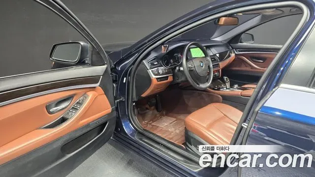 BMW 5-Series F10, 2013 — фото 11