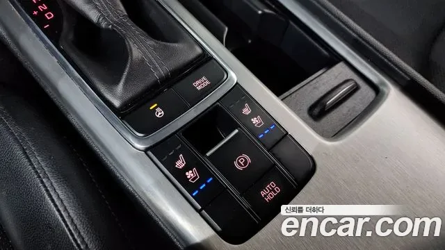 Kia K5 Hybrid, 2016 — фото 17
