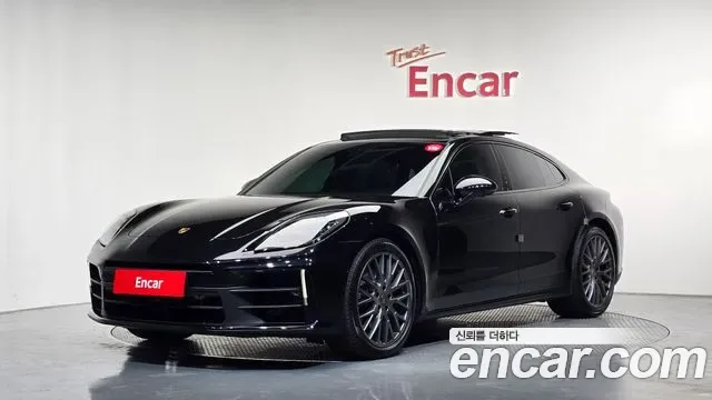 Porsche Panamera 976