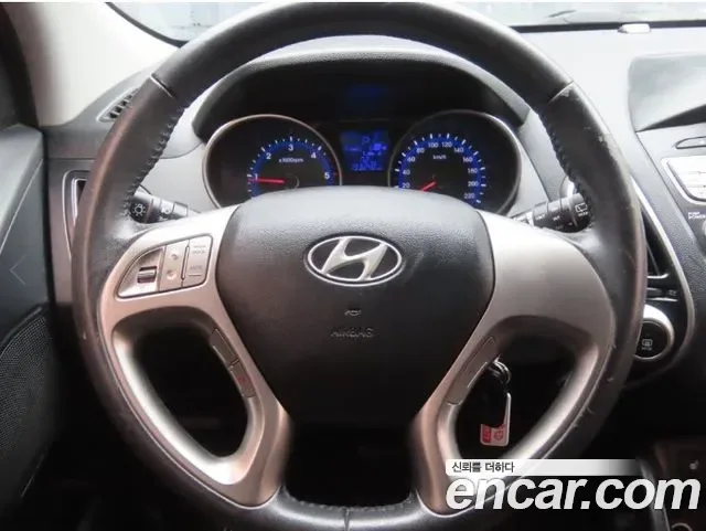 Hyundai Tucson ix, 2010 — фото 10