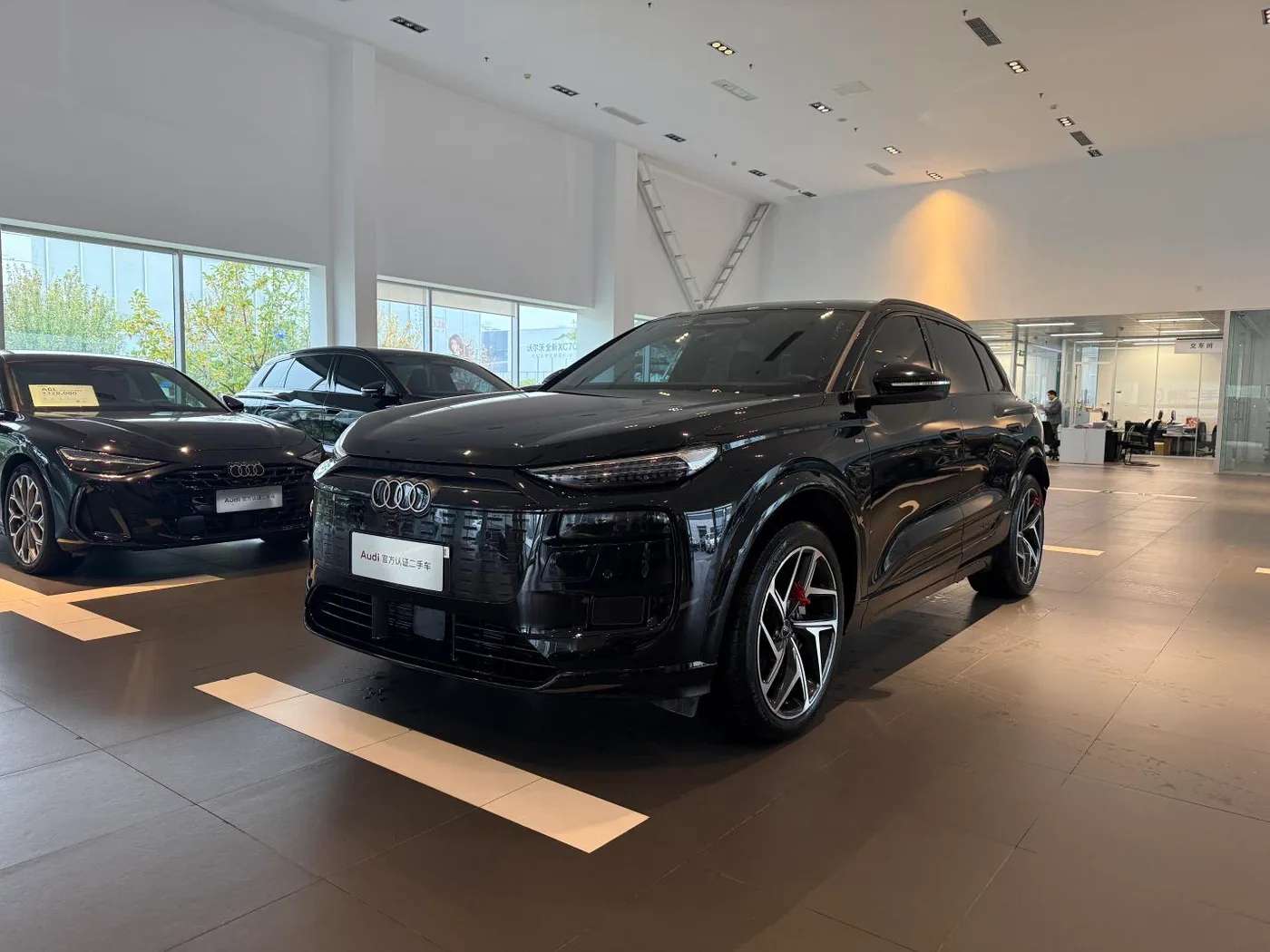 Audi Q6L e-tron