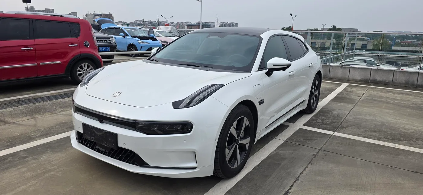 ZEEKR 001