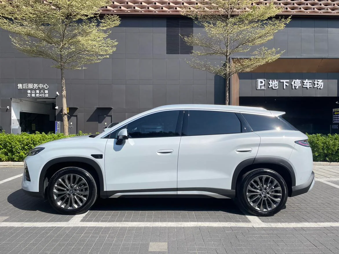 BYD Song Ultra EV, 2026 — фото 4