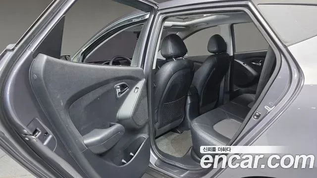 Hyundai Tucson ix, 2010 — фото 17