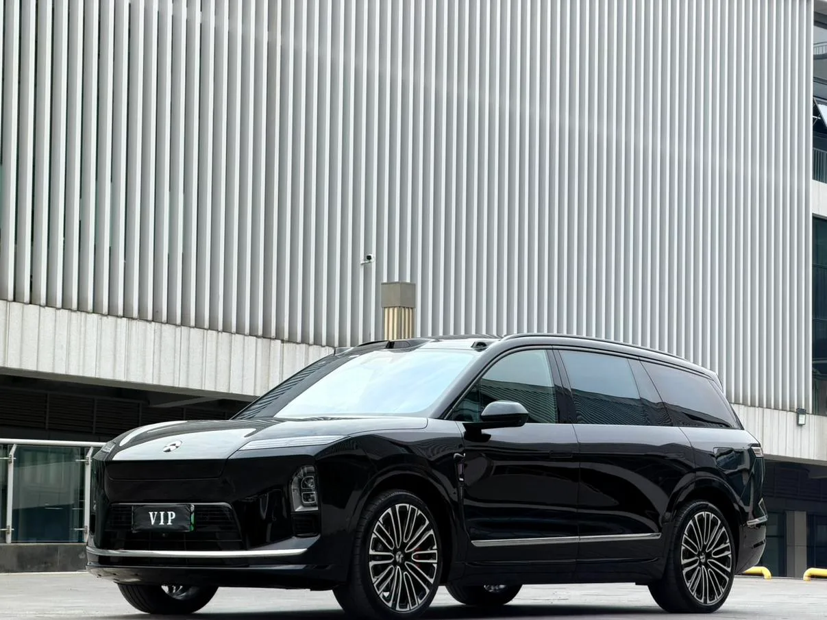 NIO ES8