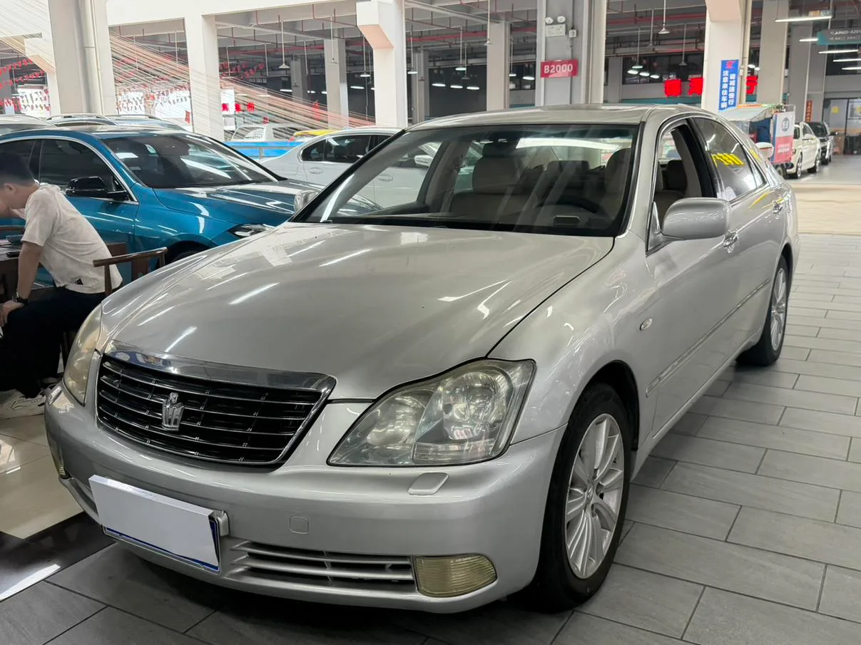 Toyota crown