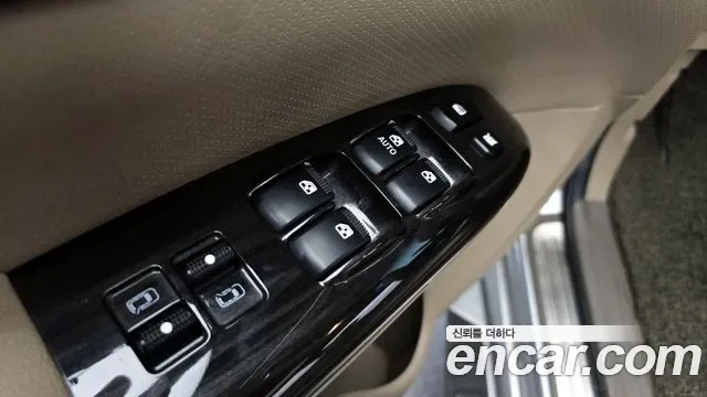 Kia Canival Carnival R, 2010 — фото 13