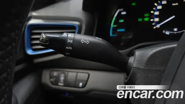 Hyundai Ioniq Ionic Hybrid, 2016 — фото 18