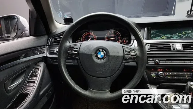BMW 5-Series F10, 2013 — фото 13
