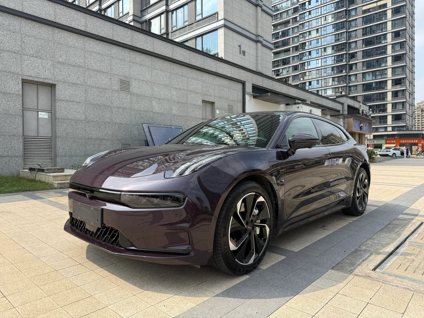 ZEEKR 001
