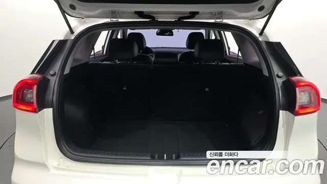Kia Niro, 2016 — фото 20
