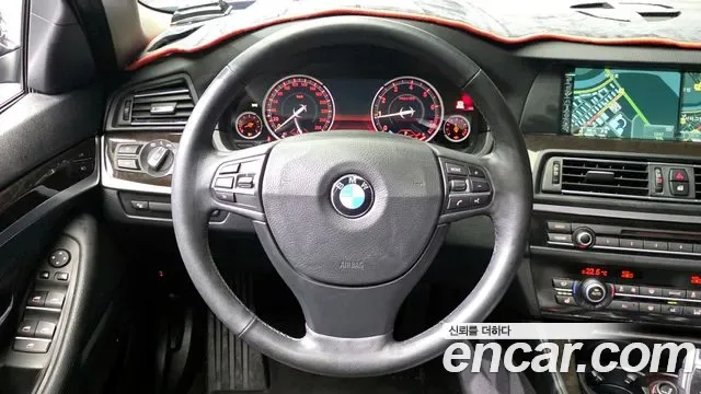 BMW 5-Series F10, 2013 — фото 13