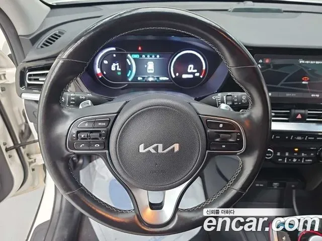 Kia Niro Plus, 2022 — фото 9