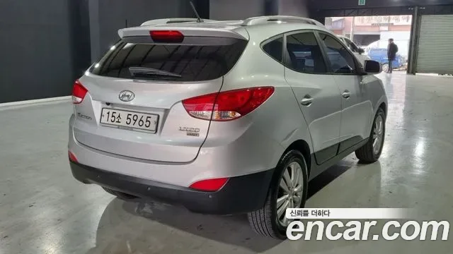 Hyundai Tucson ix, 2009 — фото 2