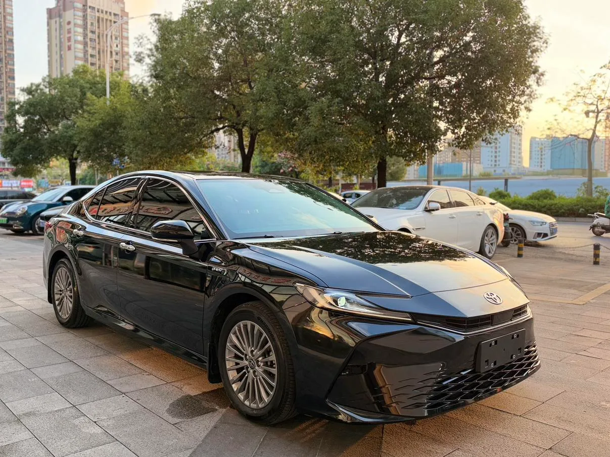 Toyota Camry, 2024 — фото 3