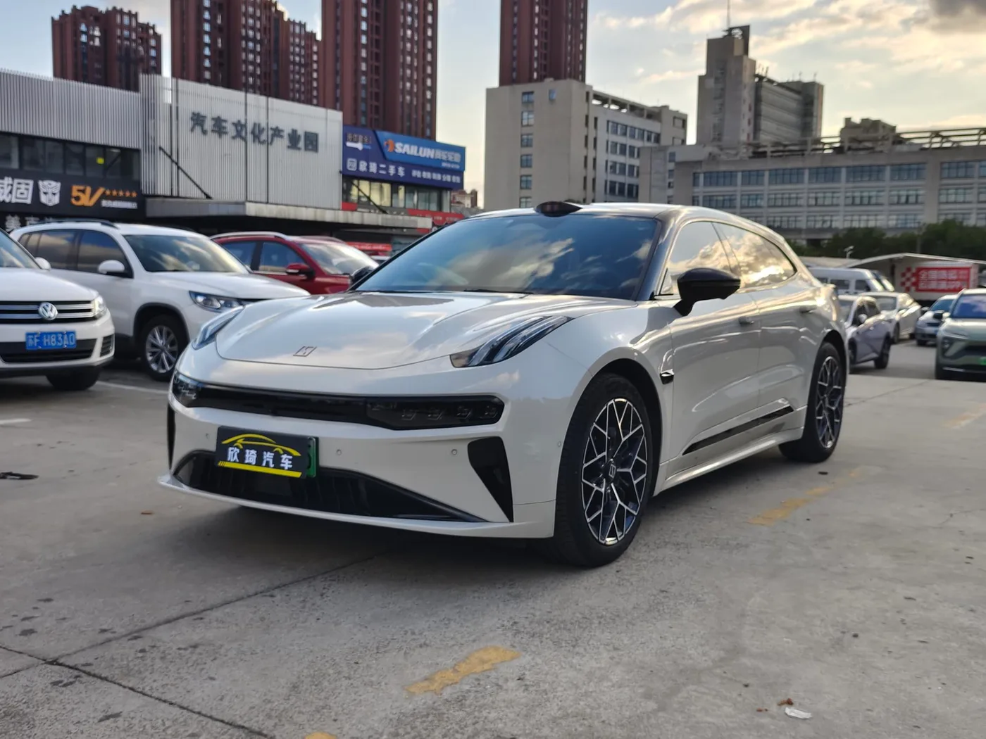 ZEEKR 001