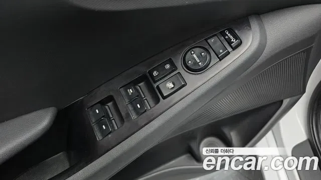 Hyundai Ioniq Ionic Hybrid, 2016 — фото 17