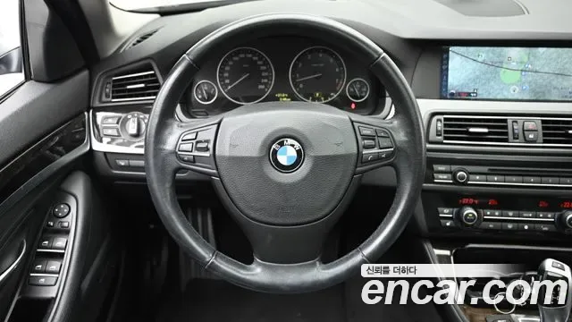 BMW 5-Series F10, 2010 — фото 13