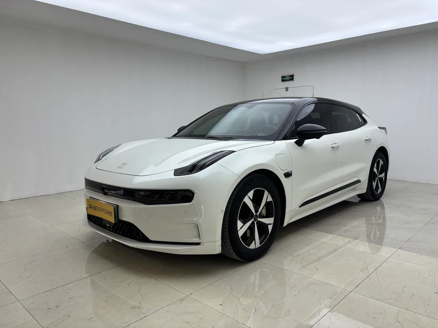 ZEEKR 001