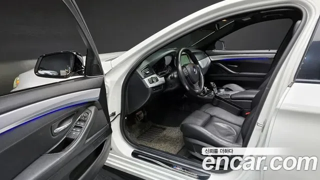 BMW 5-Series F10, 2013 — фото 11