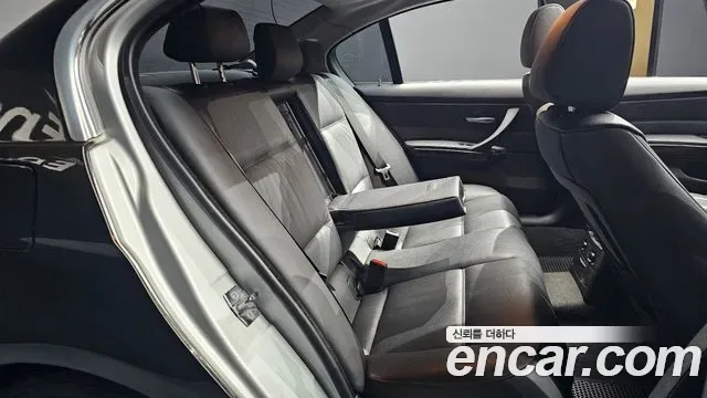 BMW 3-Series E90, 2005 — фото 12