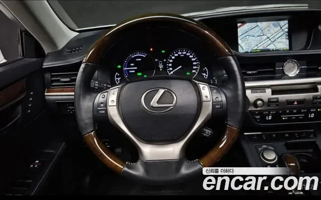 Lexus Es ES300h, 2013 — фото 13