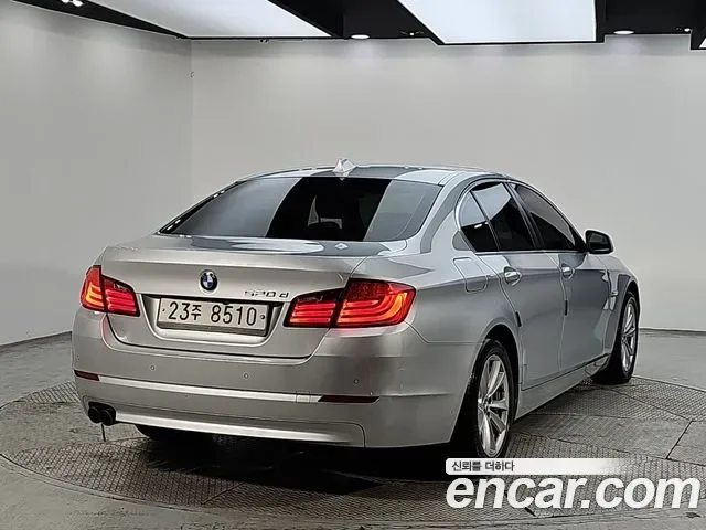 BMW 5-Series F10, 2010 — фото 4