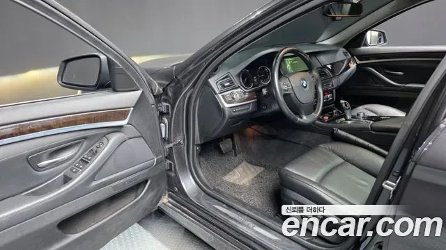 BMW 5-Series F10, 2013 — фото 10