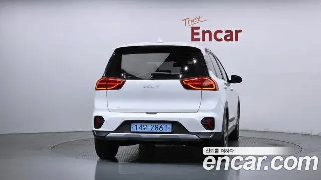 Kia Niro Plus, 2022 — фото 3