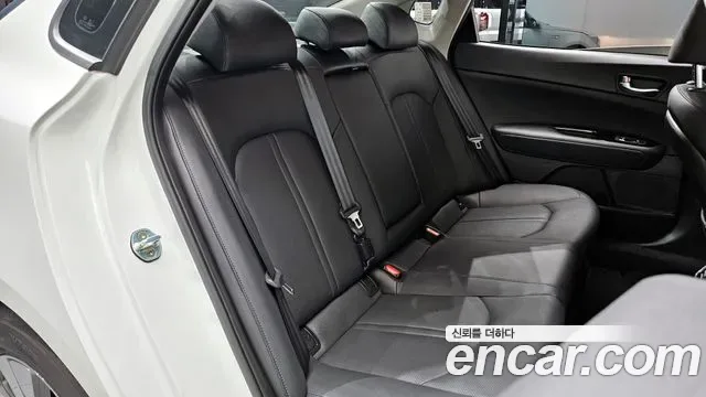 Kia K5 Hybrid, 2016 — фото 12