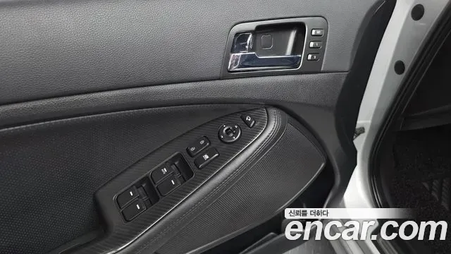 Kia K5 Hybrid, 2011 — фото 31