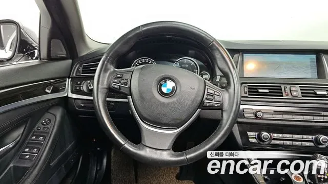 BMW 5-Series F10, 2013 — фото 13