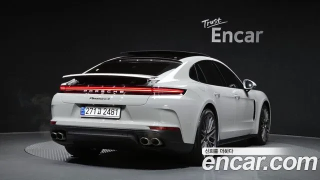 Porsche Panamera 976, 2025 — фото 2
