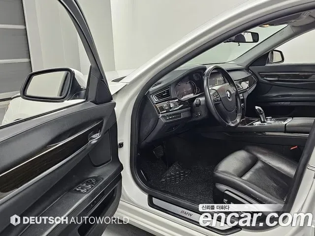 BMW 7-Series F01, 2013 — фото 11