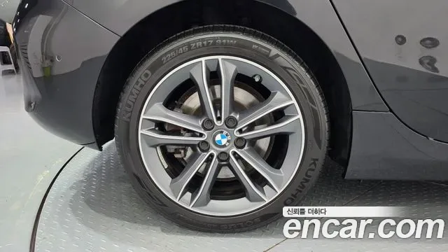 BMW 1-Series F40, 2022 — фото 21