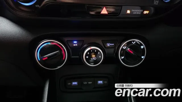 Hyundai Venue, 2022 — фото 15