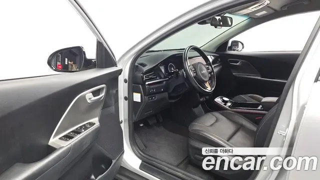 Kia Niro Plus, 2022 — фото 10