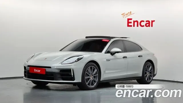 Porsche Panamera 976
