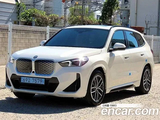 BMW Ix1 U11