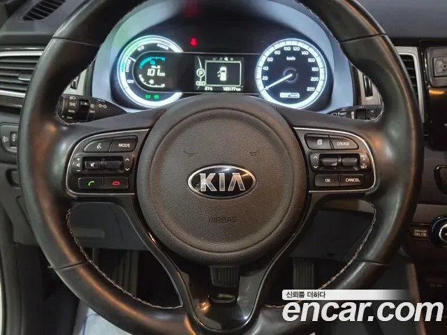 Kia Niro, 2016 — фото 9