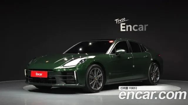 Porsche Panamera 976