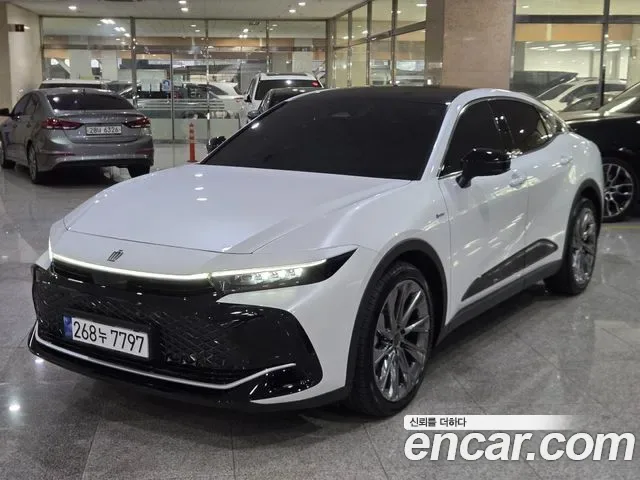 Toyota Crown Crossover