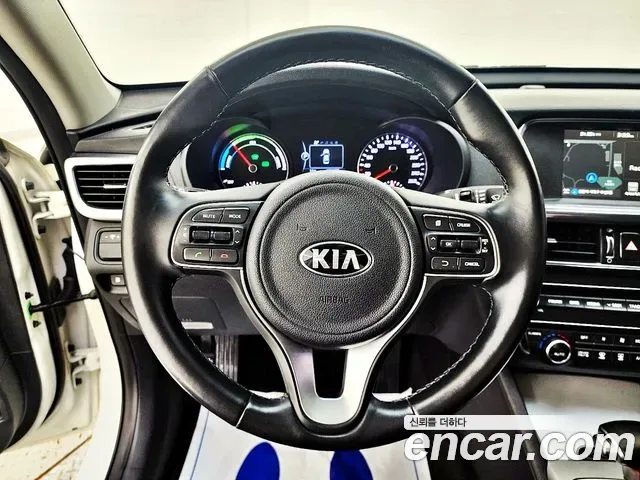 Kia K5 Hybrid, 2016 — фото 12