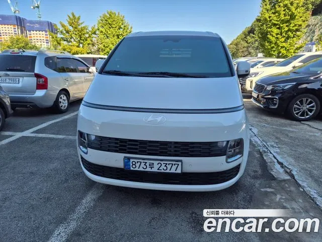 Hyundai Staria