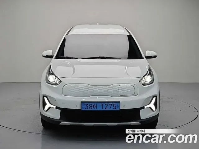 Kia Niro Plus, 2022 — фото 2